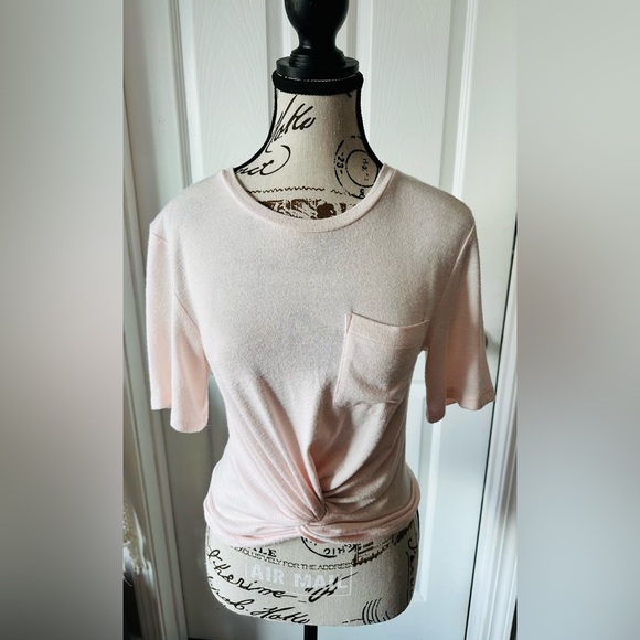 Light Pink Knotted Tee - Picture 2 of 6